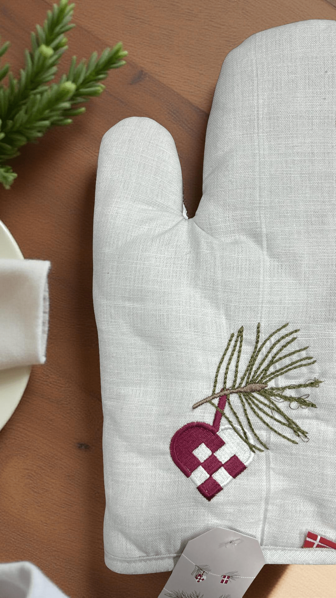 The Berry Stem Mitt - Kapah